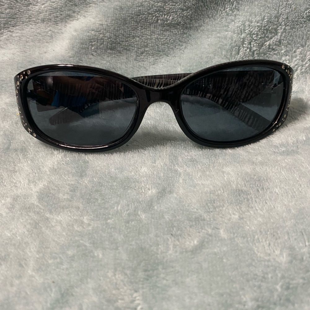 Cute Peaches Black Sunglasses - Gemstone accents & inner print
